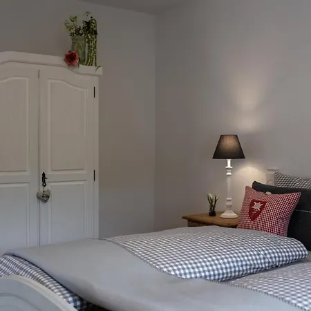 Ferienwohnung Maarblick * Ulmen